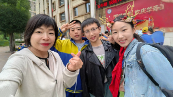 最开心的事情就是和孩子们一起过六一 太原市晋源区第八实验小学六一活动现场表演加活动激情加热情人人参与并快乐的六一节