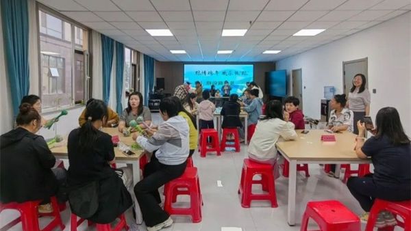 五社联动共绘端午暖心画卷 吕梁市离石区青年志愿者协会联合尉汾路社区开展粽情端午五社联动示范项目