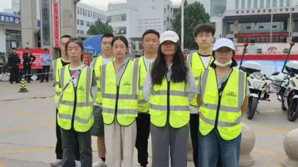 守护青春梦想 晋中市太谷区心连心志愿者协会护航中考志愿服务圆满结束开展了秩序维护安全警戒引导就位等志愿服务