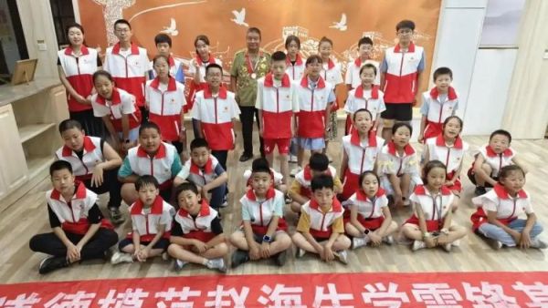 传承雷锋精神造就新时代小雷锋 全国道德模范提名奖赵海生走进太原市老军营街道党群服务中心为山西省红十字小小宣讲员带来了一场雷锋精神主题课