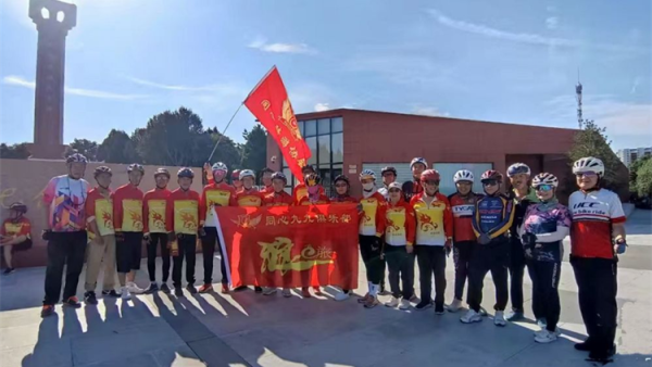 八一建军节来临之前太原市同心骑游协会在牛驼寨烈士陵园举办​庆祝中国人民解放军建军98周年活动