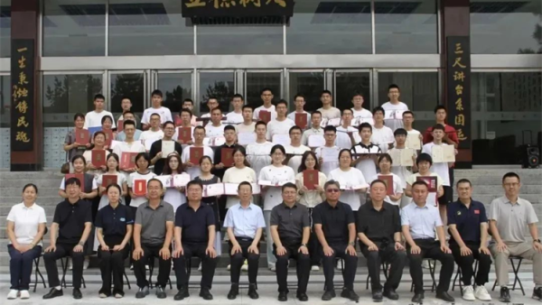 情系教育大爱无疆----沙万里先生为2025年46名优秀忻中学子发放助学金30万元 忻州一中对沙万里先生连续七年来捐资助学表示深挚的感谢