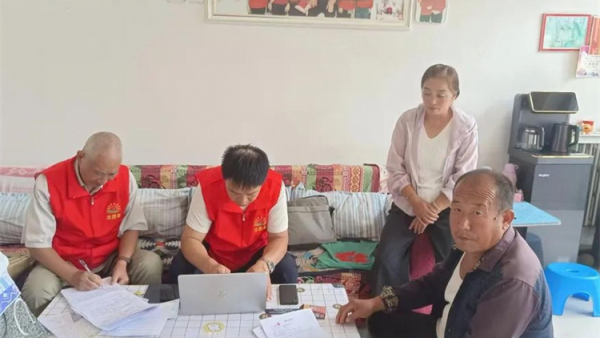 阳光长治·相伴有你----长治市阳光困境儿童帮扶协会的志愿者们开启了困境儿童家庭走访在行动活动