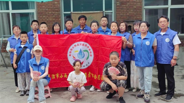 长治市小雨点公益志愿者协会思源分会助学三名困境家庭学生圆梦活动为每位学生捐赠人民币1000元帮助他们完成学业