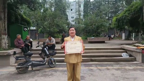 忻州市最美志愿者冯丽爱心献社会真情暖人心荣获山西省社会工作部2024年度山西省志愿服务先进典型宣传活动被推选为最美志愿者