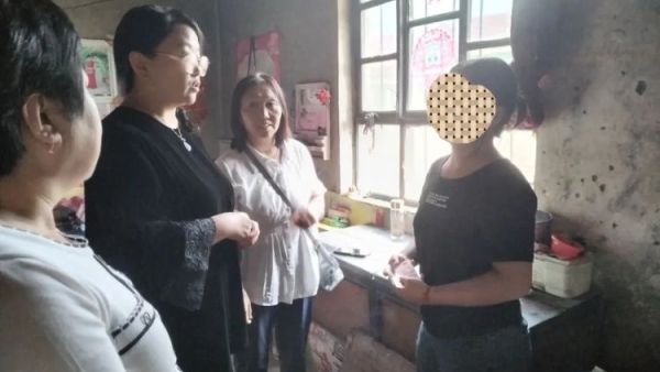 长治市义工协会开展秋季助学活动资助3所学校3名困难学生学费及生活补贴5329元解决了困难学生的燃眉之急