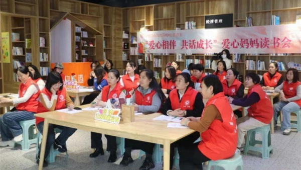 中华慈善日汇聚向善力量共创美好生活----运城市盐湖区志愿者协会一直坚持在公益慈善的道路上爱心早餐阳光成长情暖夕阳与社区共同开展各项志愿活动