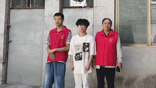 阳光长治·相伴成长 长治市阳光困境儿童帮扶协会的志愿者们家访走进屯留区为困境儿童点亮前行之路