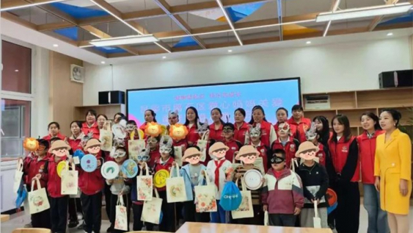 温情满溢！吕梁市离石区青年志愿者协会携手离石区城东小学举办爱心妈妈关爱活动我们与孩子共赴健康之约
