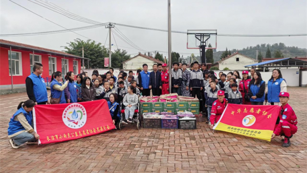 爱满武乡情暖润童心----长治市小雨点公益志愿者协会思源分会联合中志协应急委山西长治服务队去武乡特殊教育学校中秋慰问活动纪实