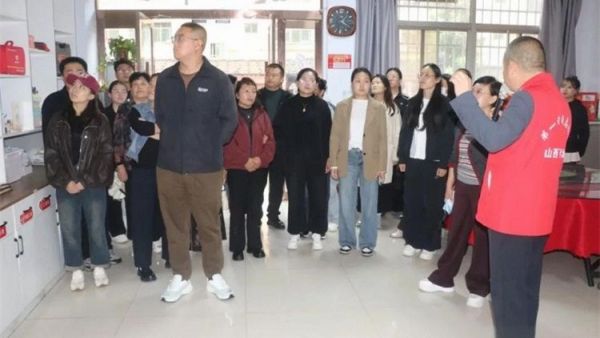 长治市襄垣县委宣传部一行来运城市盐湖区志愿者协会考察交流成功地为襄垣县与盐湖区之间搭建了一座志愿者沟通学习的桥梁