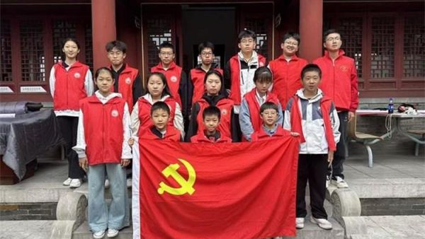 介休市北关街道彦博路社区志愿者协会组织贤风传承益行致远公益课堂办三贤故事会三贤分享会参观介休市博物馆文公祠弘扬介休文化的文化合力