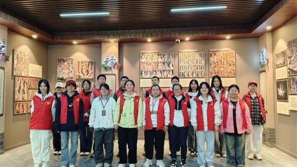 阳光志愿者热情服务魅力观音堂古韵添彩----长治市阳光困境儿童帮扶协会国庆假期文旅志愿服务侧记