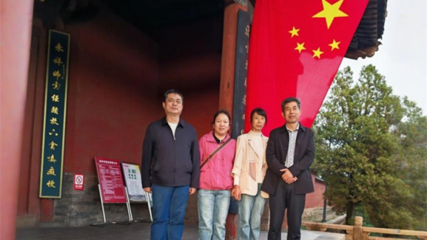 雨中坚守：长治市文物保护志愿者服务中心文物志愿者的国庆中秋担当为游客搭建起了解历史文化的桥梁