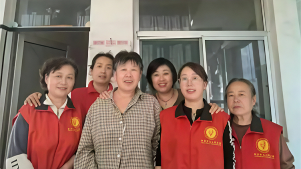 阳泉市义工联合会组织志愿者2025年9月“幸福家园”敬老服务活动一如既往的开展共有36名义工服务了老人们20次
