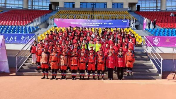 青春悦动“她超”赛.青春护航“足”够燃 ¦ 晋中新青年高校志愿者联合服务中心在“晋中·她超”赛事中奉献青春志愿力量