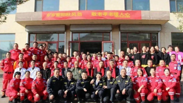 绿动山西你我同行----山西省环境与资源保护协会环保志愿者指导委员会吕梁工作站环保志愿者拉开山西大型环保公益活动序幕