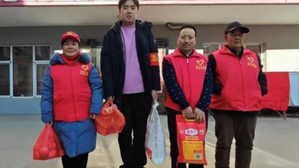 元旦三访桑榆暖病榻红色志愿践初心----忻州市红色志愿者三度慰问晚霞养老院86岁老党员蔚茂林老人