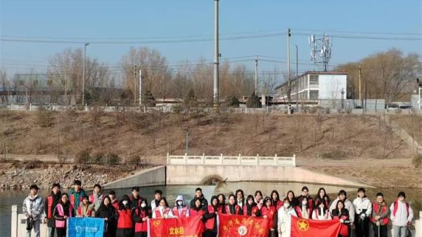 青春志愿行守护母亲河----文水县爱心帮扶志愿者协会文峪河保护维持交通秩序志愿服务活动1月28日第七天纪实