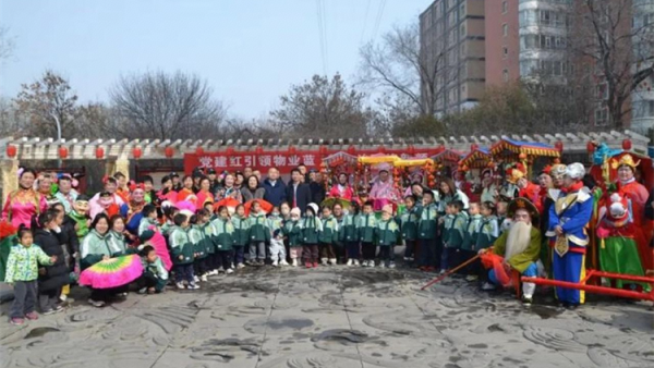 浓浓邻里情喜乐闹元宵 太原市小店区平阳路街道滨东社区举办元宵节闹红火主题活动现场煮元宵猜灯谜吸引居民们踊跃参与