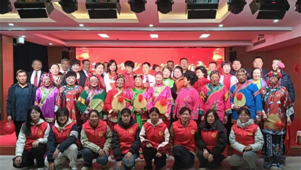 欢歌贺新春温情暖桑榆----临汾市文明交通志愿者协会组织志愿者走进久福园颐养中心开展银龄送春慰问演出