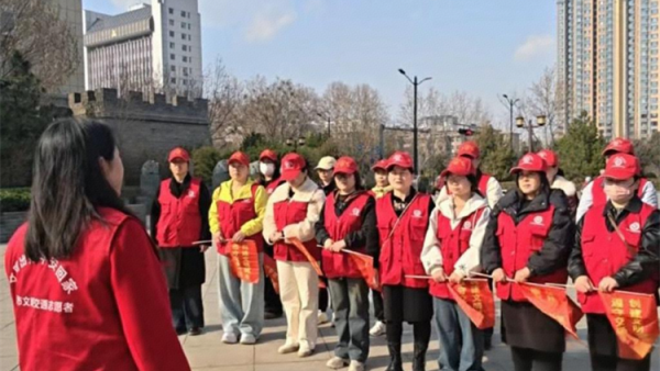 雷锋精神铭于心志愿服务践于行----临汾市文明交通志愿者协会第63个学雷锋纪念日活动启动开展文明劝导秩序维护安全宣传扶弱助困等志愿服务