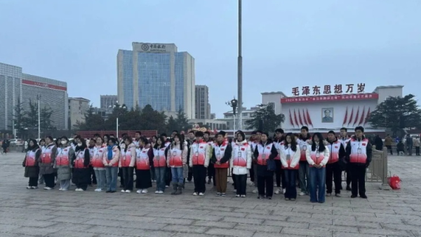 金马奔腾闹元宵志愿助力暖人心 长治市正能量公益协会全程参与志愿服务2026年金马奔腾闹元宵民间非遗文艺展演活动