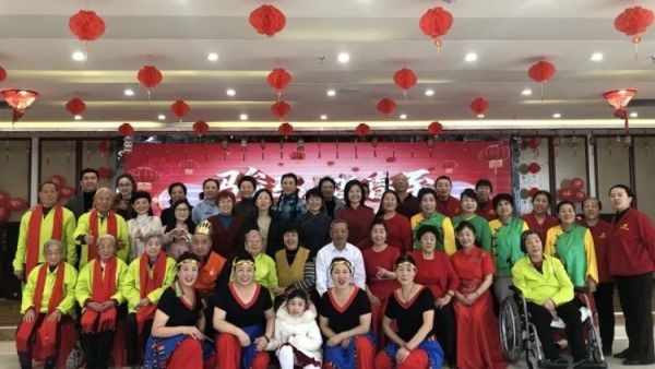 年味满院暖心迎春----太原比家美养老连锁机构为长者们打造了一个红红火火热热闹闹的新春家园每一个细节都传递着老有所依老有所乐的理念