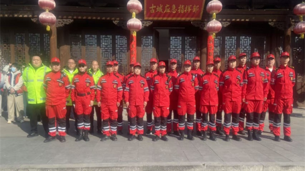 山西省忻州市忻府区蓝盾应急救援队春节坚守古城执勤一线全力保障游客平安欢度新春佳节