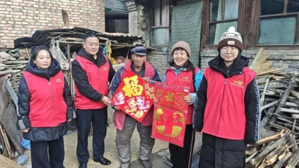 除夕暖山行·爱心不打烊----忻州市爱心公益协会除夕送福为九旬老人过人生第一个被陪伴的生日