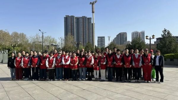 文明交通有温度志愿身影暖人心 临汾市文明交通志愿者协会志愿服务活动开展清明交通保障值守文明交通劝导志愿服务活动