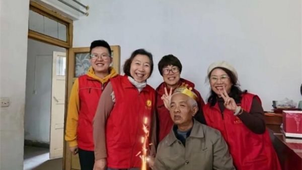 2026年3月阳泉市义工联合会幸福家园敬老服务继续进行本月共有21名义工服务了16次服务对象希望所有老年人都能老有所养老有所依老有所乐老有所安