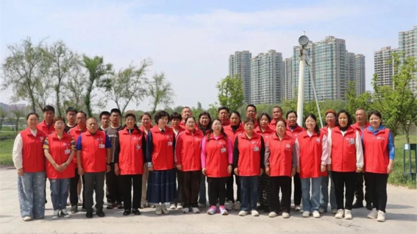 益路有你志愿同行----盐湖区志愿者协会举办春日健步走团建活动用镜头定格志愿同行的美好春日瞬间留下专属的温暖回忆安心享受春日团建时光