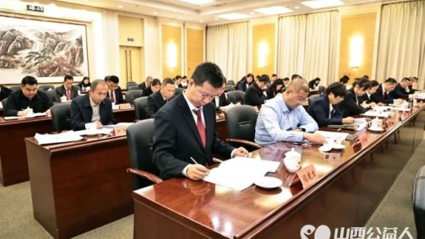 履职参会促提升志愿初心护人道 吕梁市离石区青年志愿者协会会长闫建生参加吕梁市红十字会第三届理事会第二次会议与全市红十字系统同仁共商发展大计