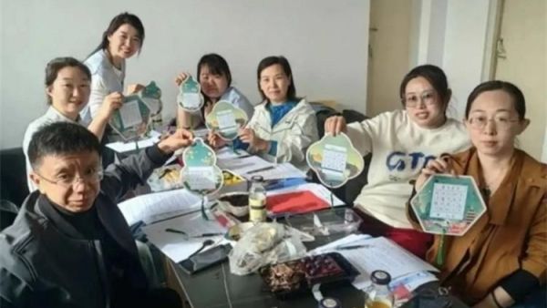 书香润巾帼阅读绽芳华----吕梁市离石区青年志愿者协会妇联举办读书会阅读带来的暖意与力量会一直留在姐妹们的心里伴着她们在公益与志愿的路上