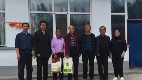 情暖五一爱润宗亲----山西省古交市弓氏宗亲支会开展五一慰问活动对家族内高龄助残困难宗亲及为家族文化事业作出贡献的老宗亲进行逐一走访慰问