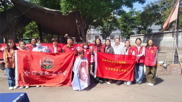 志愿服务进社区健康活动暖人心----2026年5月7日介休市敬老协会走进介休市东南街道南大街社区为所有老人爱心理发义诊