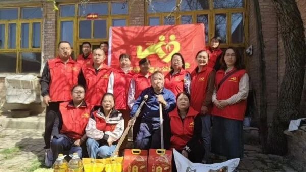关爱孤残老人传递人间温情----忻州市爱心公益协会走进乡村慰问独居老人以实打实的暖心行动送去关怀与慰藉用微光善意守护老人安稳祥和的暮年时光