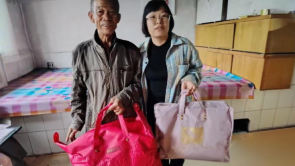 跨省帮扶暖人心真情关爱渡难关----文水县爱心帮扶志愿者协会联动聊城社工机构慰问帮扶困难家庭为文水县73岁的温映才老人送去帮扶关怀
