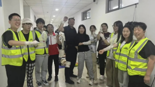 志愿护生命急救暖人心 太谷区红十字会联合心连心志愿者协会志愿者们开展应急救护培训活动进一步提升志愿者应急处置能力用志愿力量筑牢群众生命安全防线