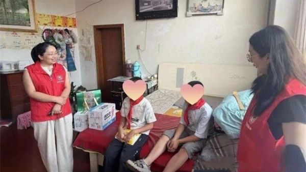 妇联牵粽香暖意用心守护稚子童心----忻府区妇联携手共青团忻府区委将节日温情送至合索镇温村留守困境儿童身旁