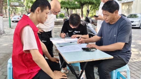 热血献真情志愿暖钢城----长治市阳光困境儿童帮扶协会联合长治市红十字会无偿献血志愿服务钢城队共同开展无偿献血志愿服务公益活动