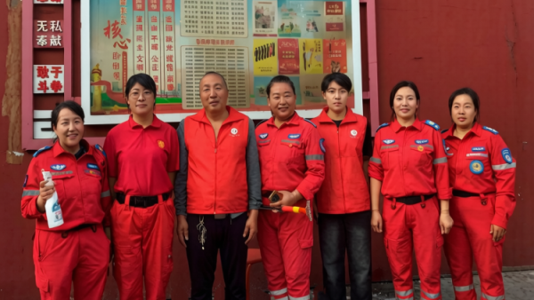 联合整治齐发力社区环境换新颜----吕梁市中志协救援队助力昌茂社区环境提质焕新对辖区环境进行全面清理整治
