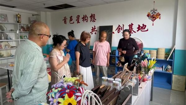 感谢山西中医药大学和长治医学院走进太原市灵星社区服务中心了解孤独症孩子的康复训练托养及技能培训情况