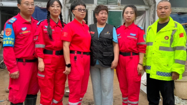 风雨无情暖意在爱心慰问进乡村｜吕梁市中志协救援队联合多方力量走访慰问离石前马家村受涝家庭慰问7户家中进水较为严重的村民家庭送去米面粮油速食物资以实际行动纾解群众难题