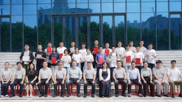 大爱筑梦暖心助学----高途教育科技集团有限公司连续7年向忻州一中捐资助学推进数智赋能教育高质量发展战略合作彰显爱心企业的教育情怀与社会担当
