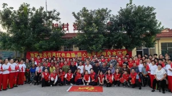 致敬老兵传承红色血脉同心拥军共叙鱼水深情----忻州市爱心公益协会走进南胡村开展拥军慰问文艺演出志愿者依照帮扶名单分装慰问物资送到村内11位重点帮扶对象手中