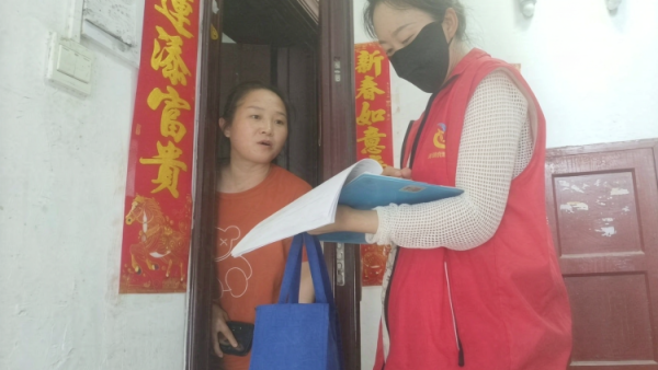 太原市杏花岭区杏花红志愿服务中心志愿者参加太原市胜利东街社区开展电动自行车消防安全隐患排查宣传教育和专项整治行动