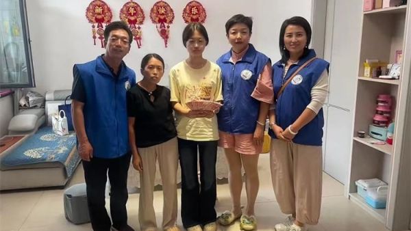 爱心助学暖人心----长治市小雨点公益志愿者协会助力黎城学子梁毓柯圆大学梦为梁毓柯发放2000元助学慰问金就读大同大学
