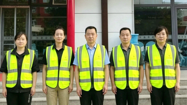 环保宣传进社区共建绿色美好家园----忻州市环保志愿者协会走进怡居苑西社区开展生态环保主题宣传活动把环保知识送到居民身边